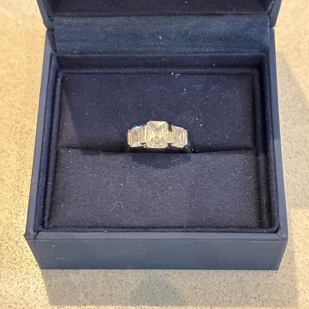 Silver 925 Three Stone Ring Size Small with Navy Box